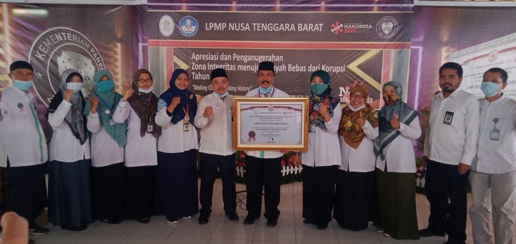 TUTUP 2020 LPMP PROVINSI NTB MENERIMA PENGHARGAAN ZI WBK