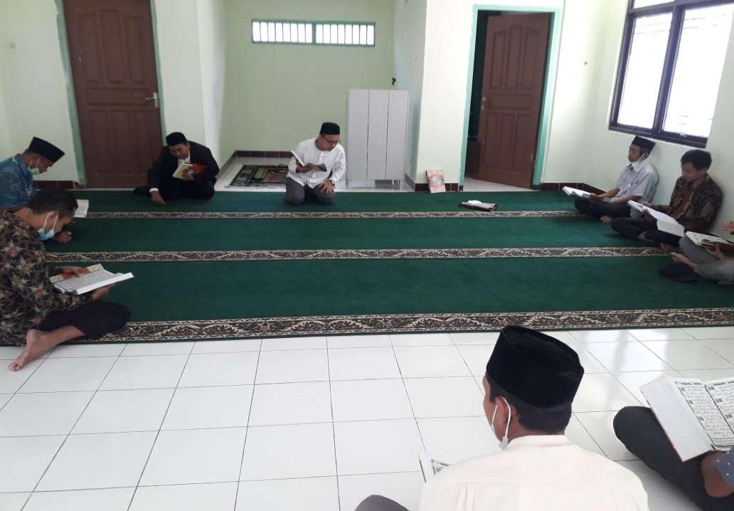 MENAMBAH ILMU, MENDULANG KEBERKAHAN DAN MENGHARAP AMPUNAN DI BULAN SUCI RAMADHAN 1442 H