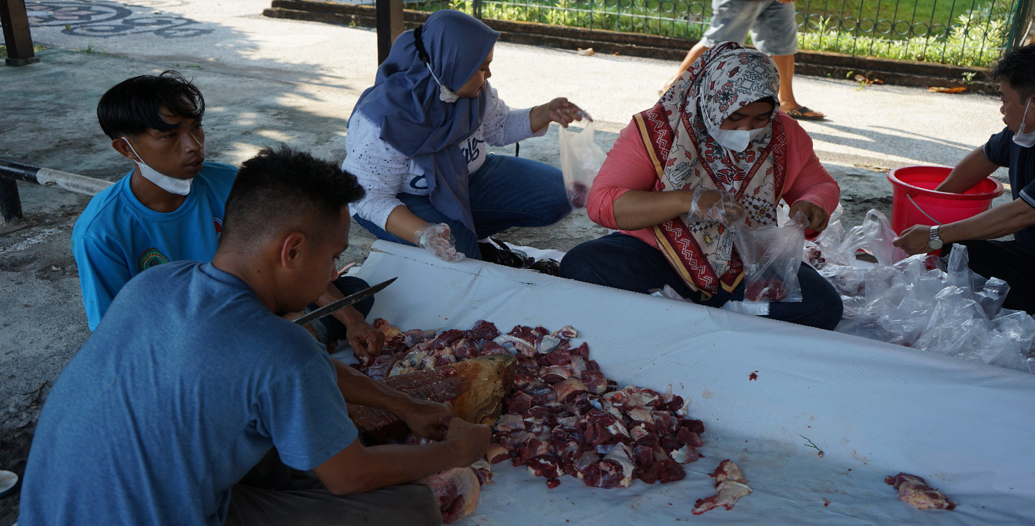 BERBAGI MAKNA KETAATAN DAN  KEIKHLASAN  DI HARI RAYA IDUL ADHA   (Pelajaran dari Kegiatan  Ibadah Qurban di Lingkungan LPMP NTB)