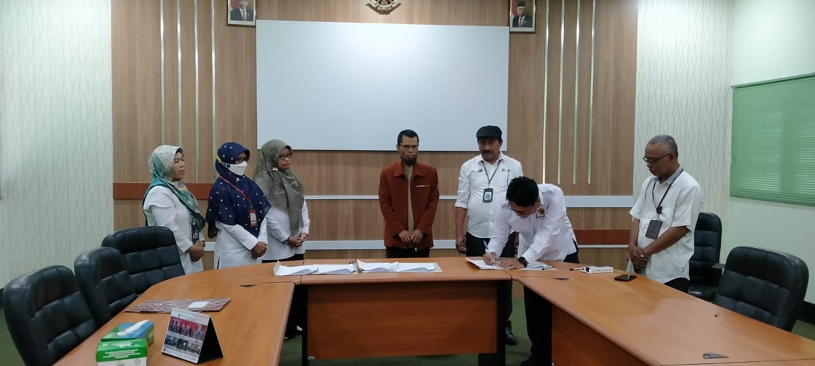 BPMP Provinsi Nusa Tenggara Barat Menguatkan Literasi dan Numerasi  Melalui Serah Terima Hibah Buku Pustaka kepada Yayasan Pendidikan
