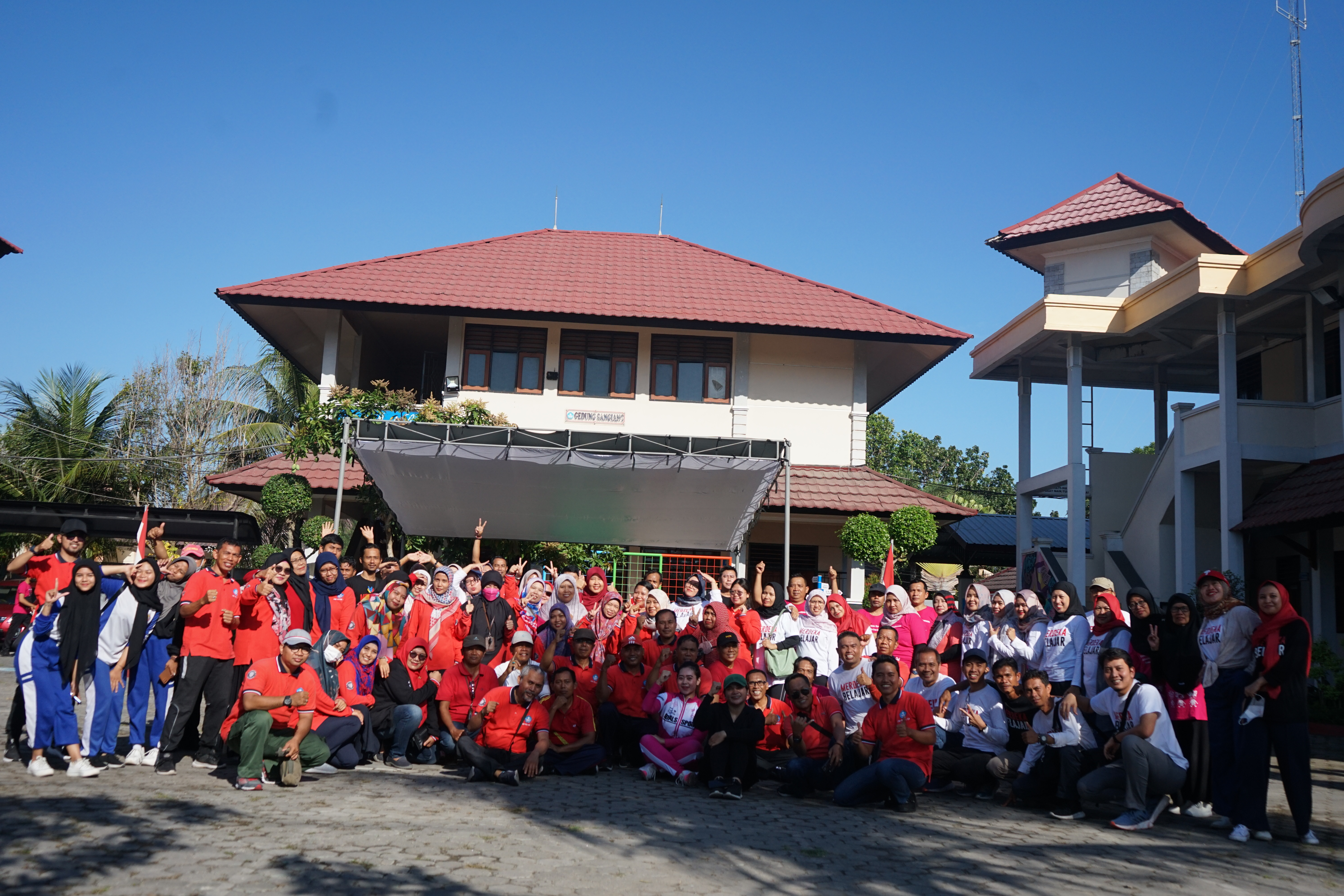 LOMBA HUT 78 RI