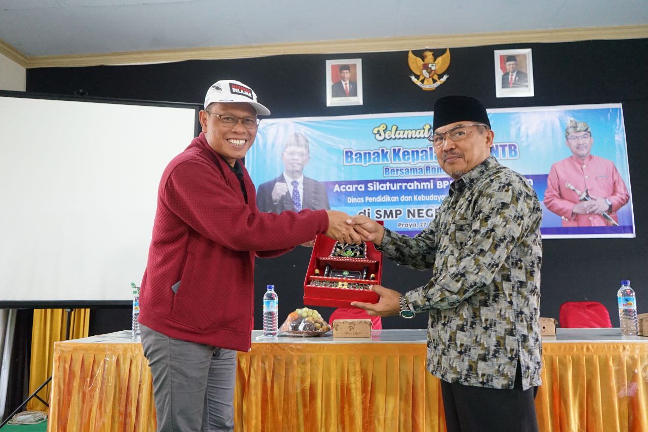 ACARA SILATURAHMI BPMP NTB DENGAN DINAS PENDIDIKAN AN KEBUDAYAN KAB.LOMBOK TENGAH DENGA SMPN 1 PRAYA