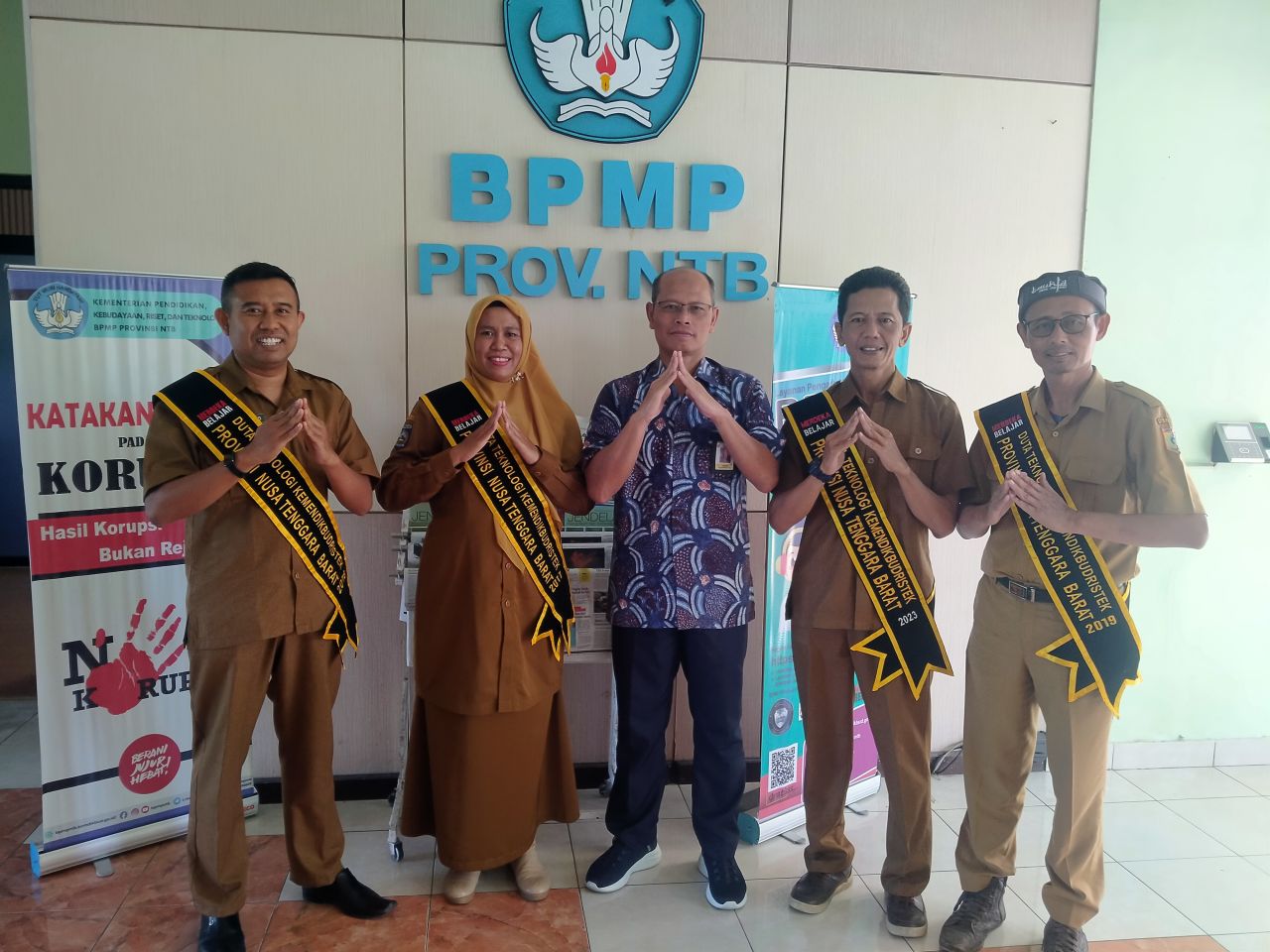 KUNJUNGAN DARI TIM PEMBATIK