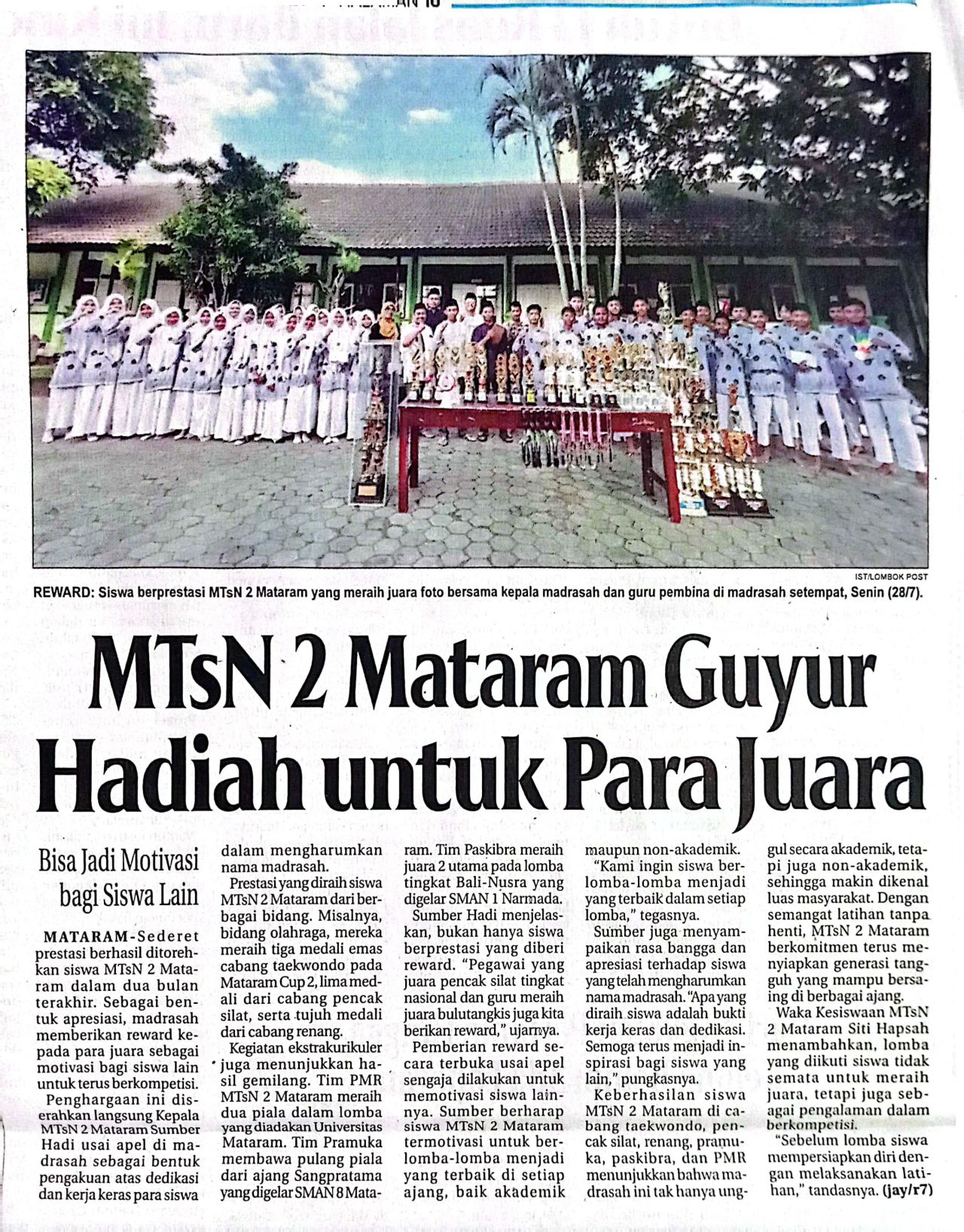 MTSN 2 MATARAM GUYUR HADIAH UNTUK PARA JUARA