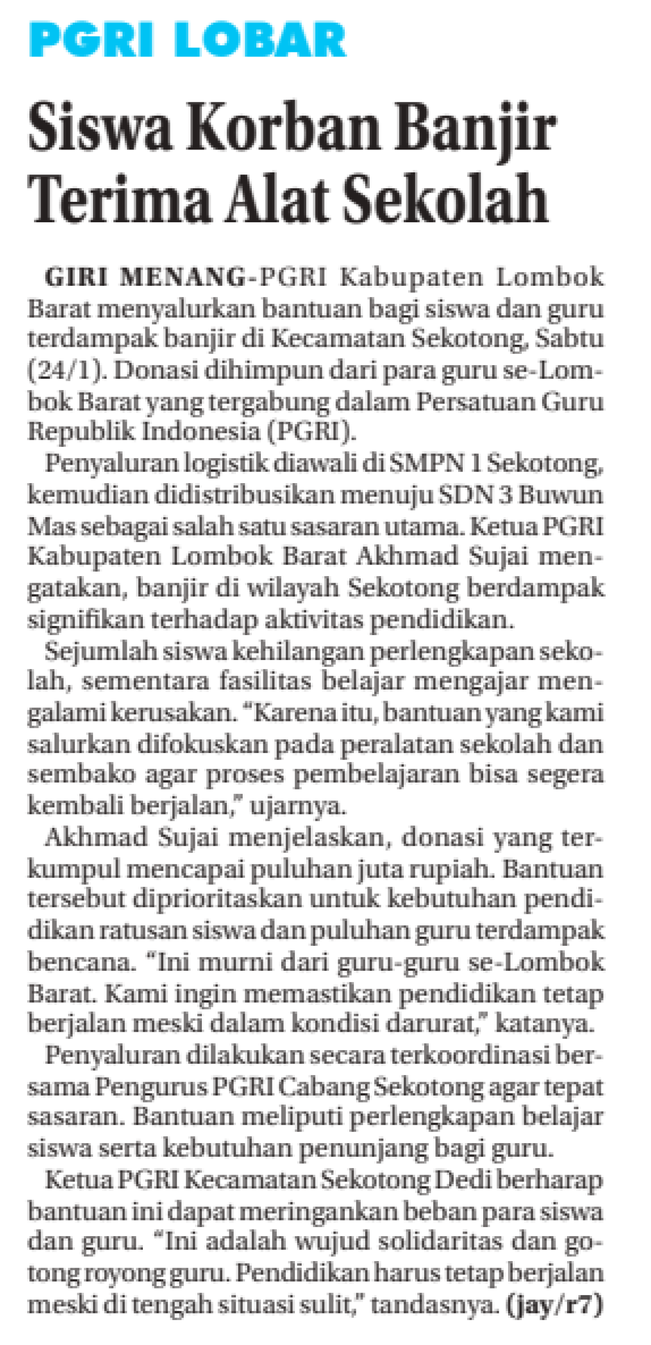 Siswa Korban Banjir Terima Alat Sekolah