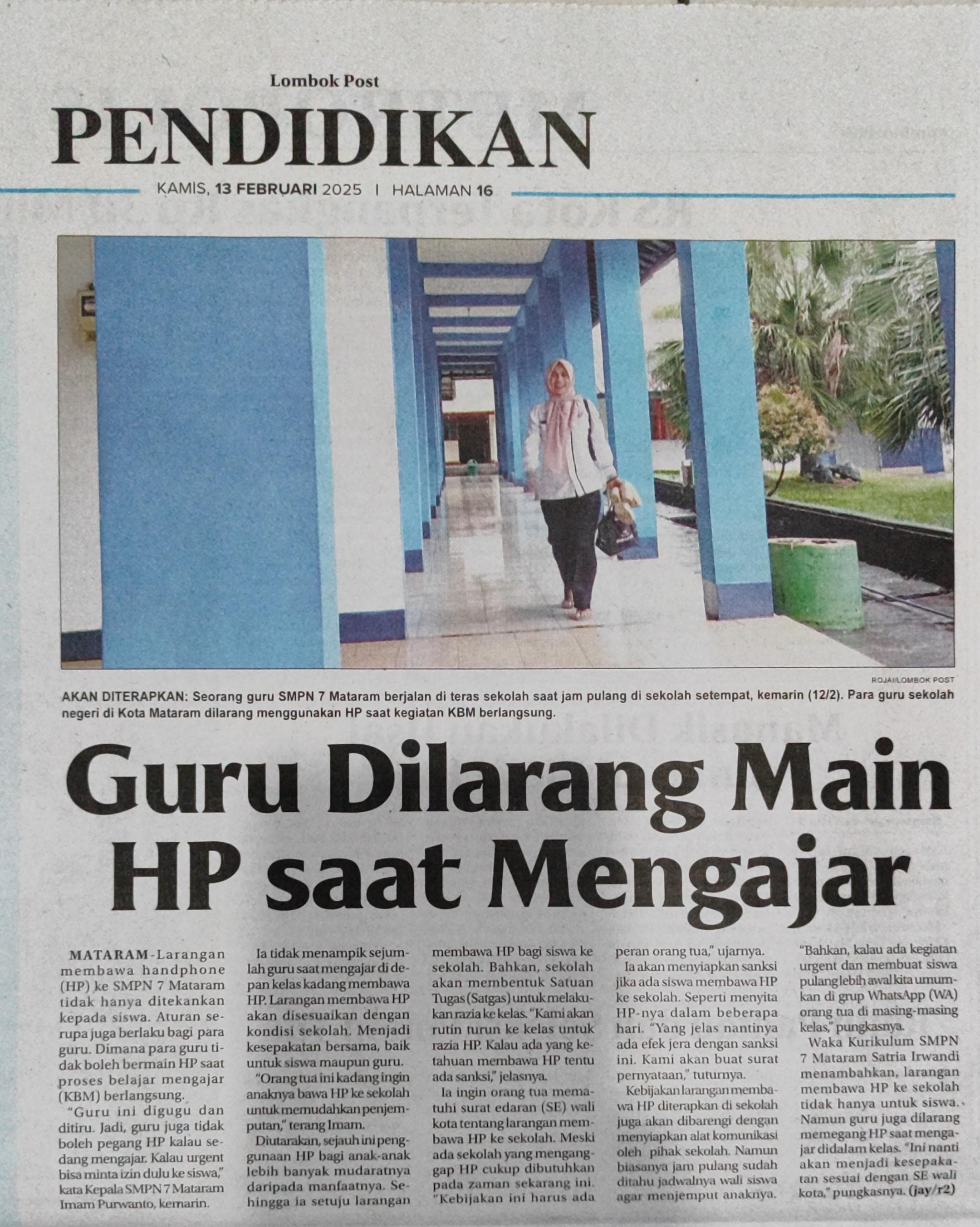 Guru Dilarang Main HP Saat Mengajar