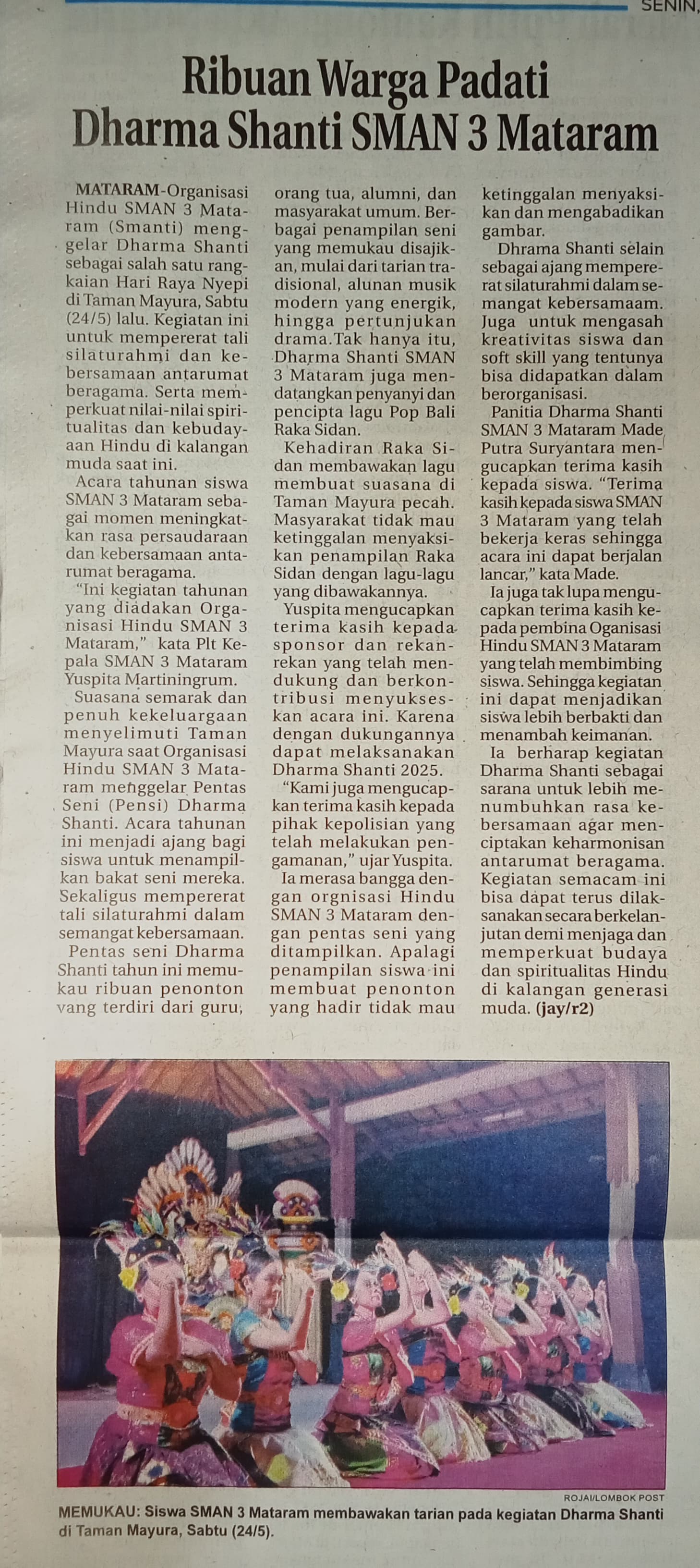 RIBUAN WARGA PADATI SHARMA SHANTI SMAN 3 MATARAM